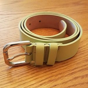 Talbots 1.25 in. green leather belt. size L.
